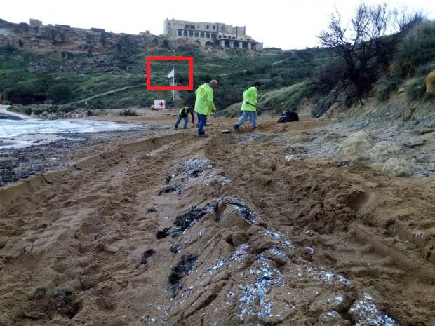 Golden Bay White Flag